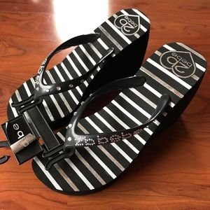2B Bebe Sandals w/ Rhinestones NWOT